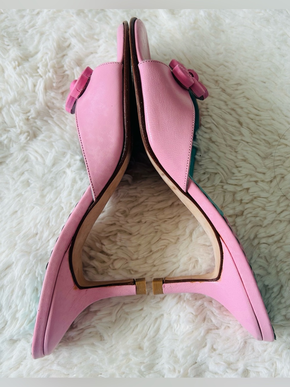 Lilly Pulitzer  Pink Kitten Heel Sandals floral embellishment 
Size 7M - Picture 4 of 9